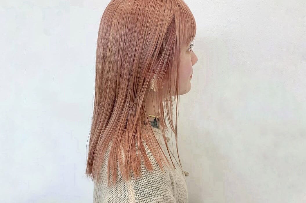 ピンクベージュの髪