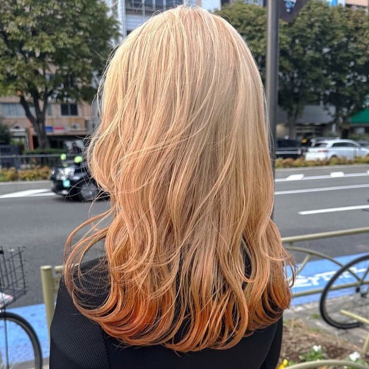 ブロンド × オレンジの裾カラー